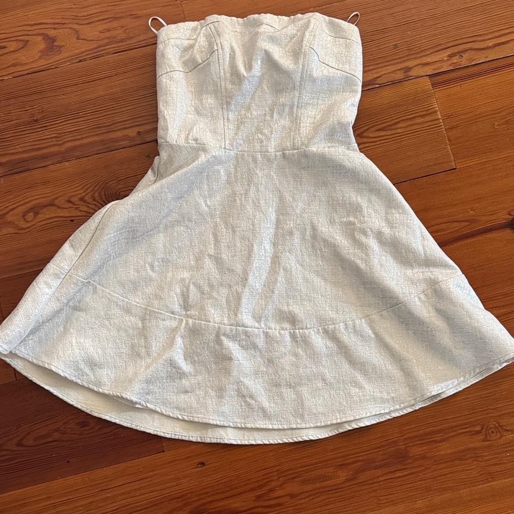 Strapless silvery Dress